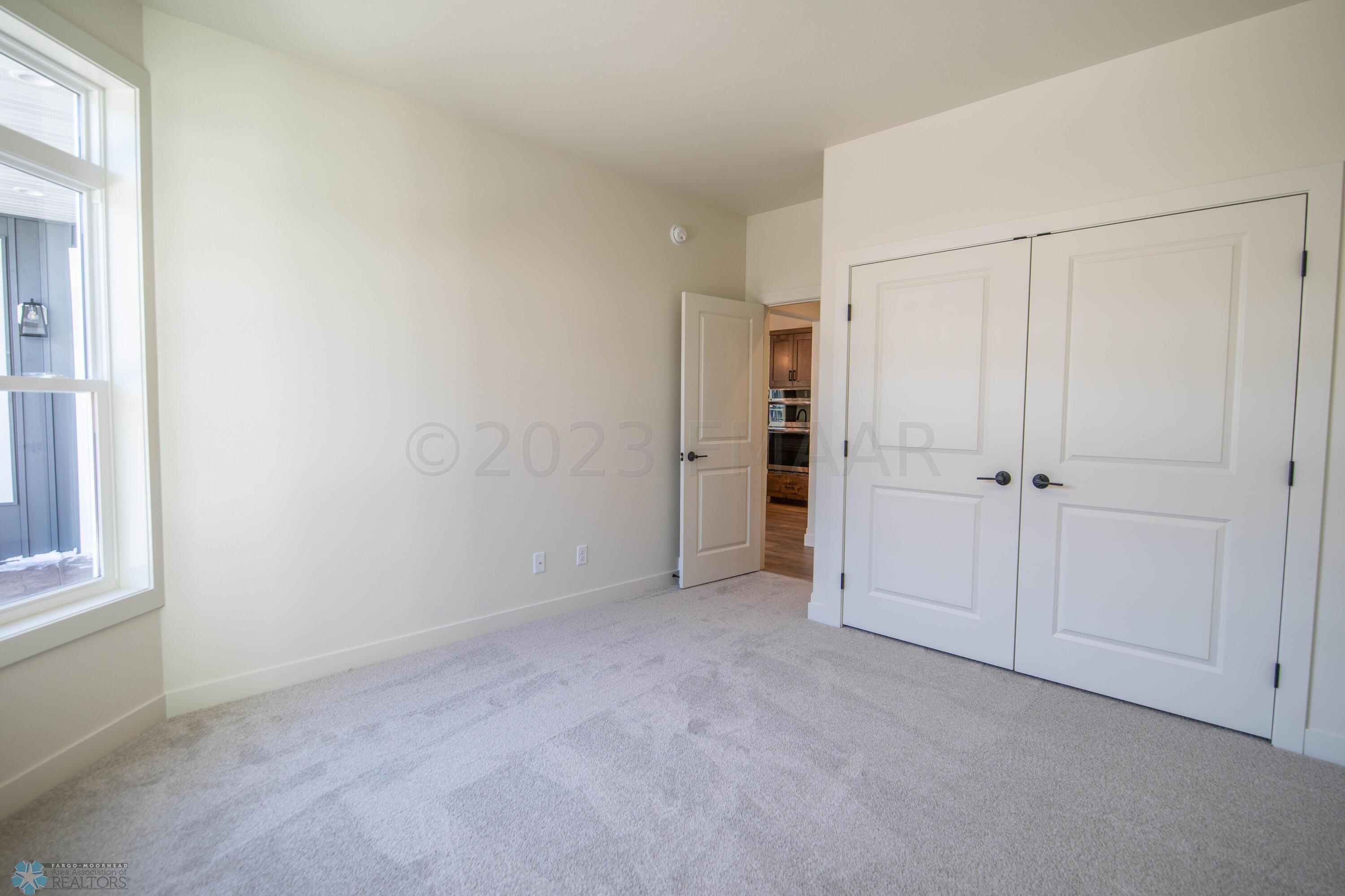 West Fargo, North Dakota 58078, United States, 2 Bedrooms Bedrooms, ,2 BathroomsBathrooms,Residential,Pending,60031