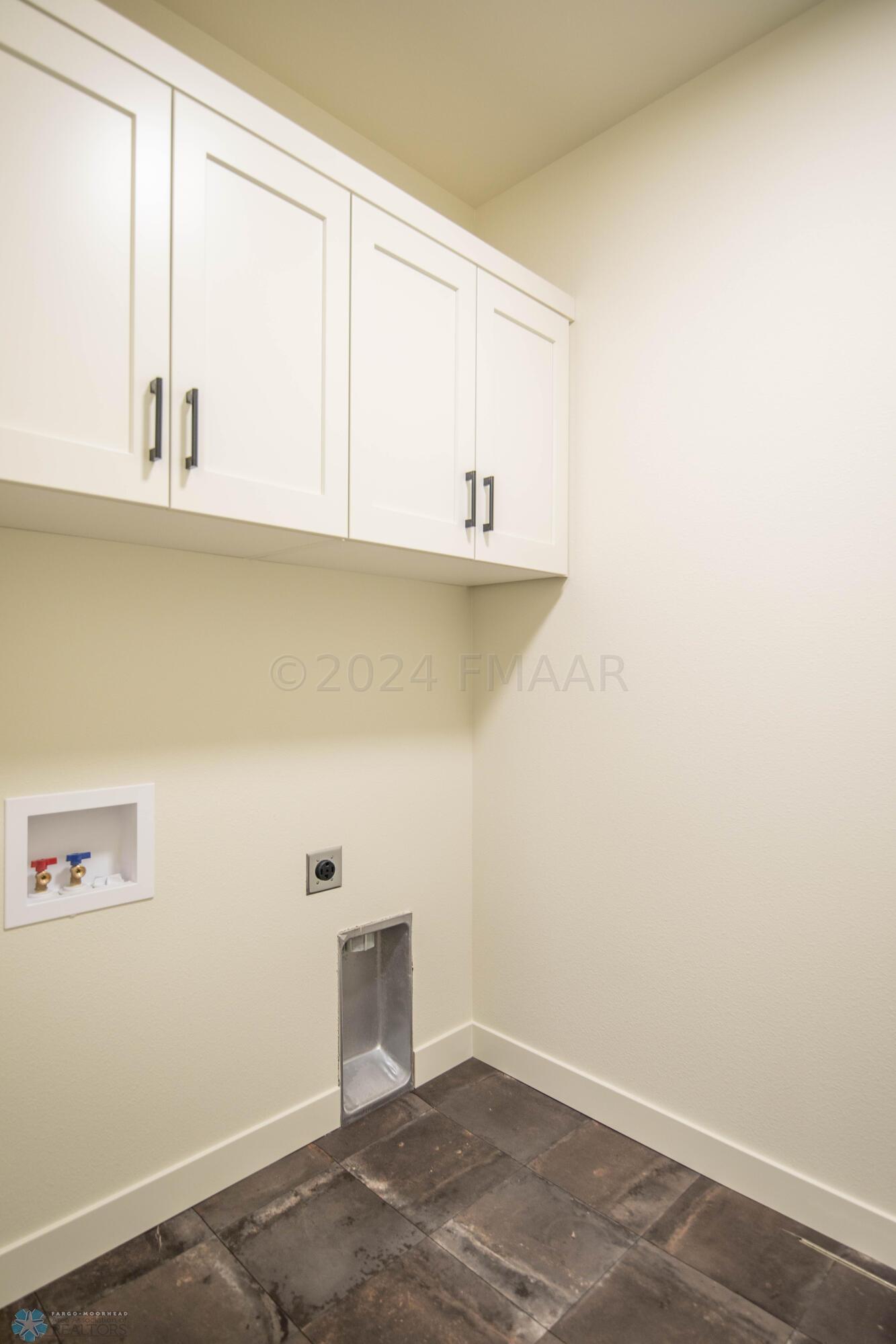 West Fargo, North Dakota 58078, United States, 2 Bedrooms Bedrooms, ,2 BathroomsBathrooms,Residential,Pending,60031