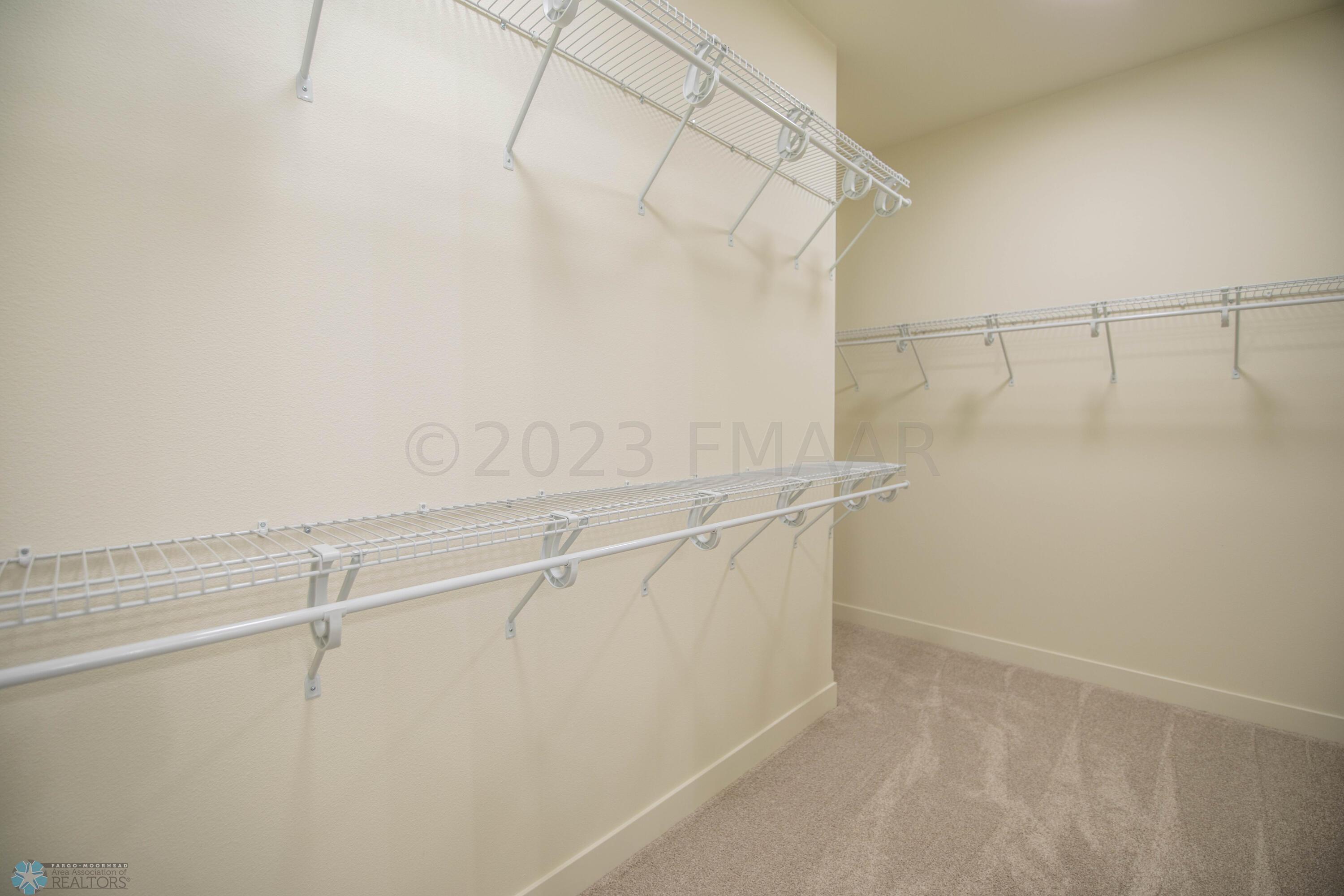 West Fargo, North Dakota 58078, United States, 2 Bedrooms Bedrooms, ,2 BathroomsBathrooms,Residential,Pending,60031