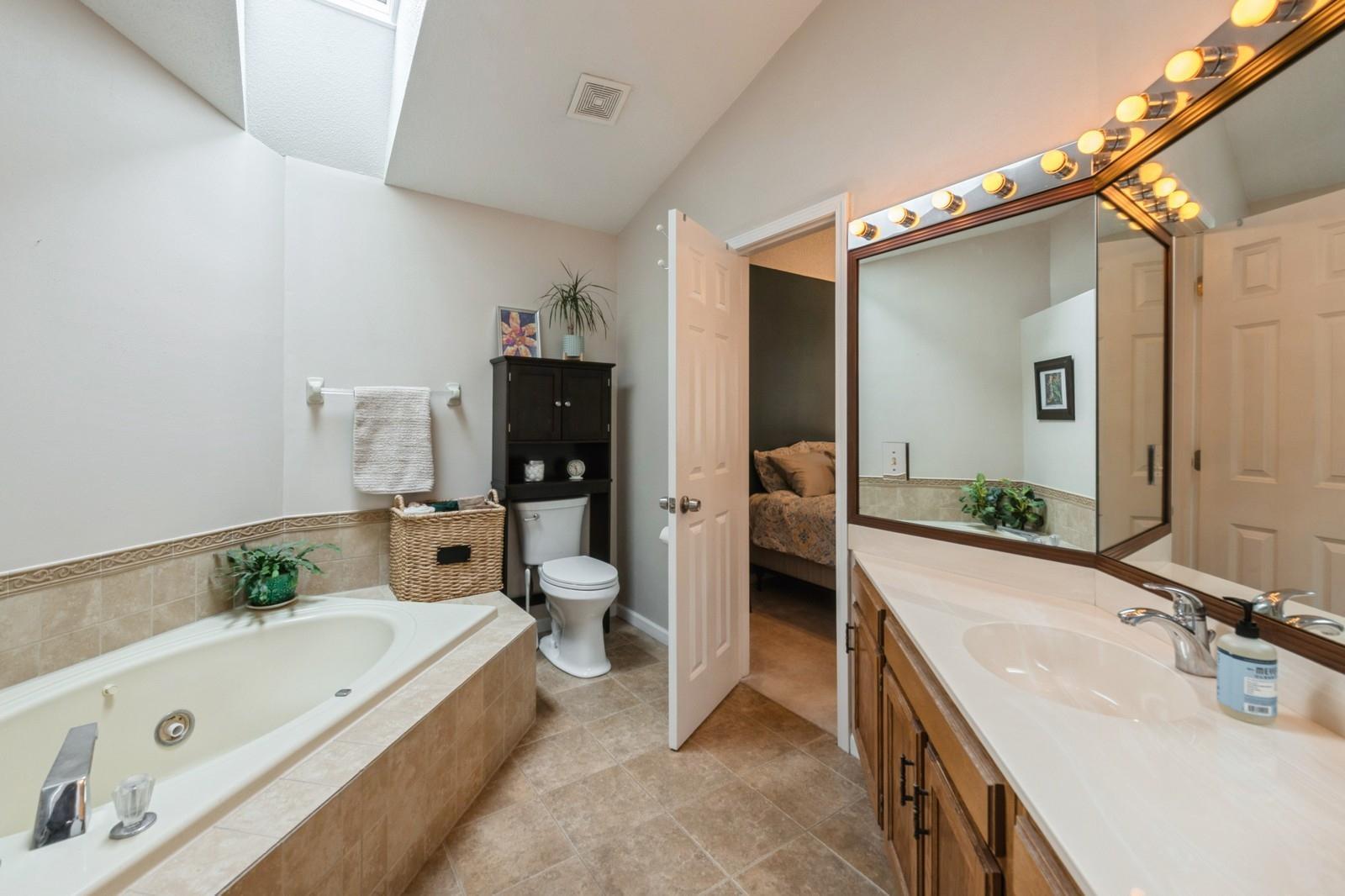 6708 Amherst Lane, Eden Prairie, Minnesota image 13