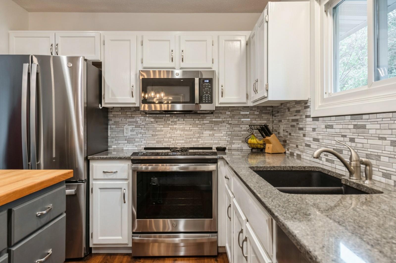 6708 Amherst Lane, Eden Prairie, Minnesota image 8