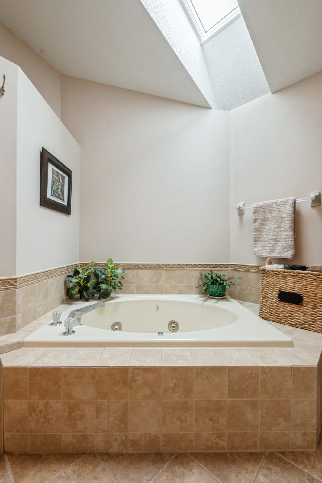 6708 Amherst Lane, Eden Prairie, Minnesota image 3
