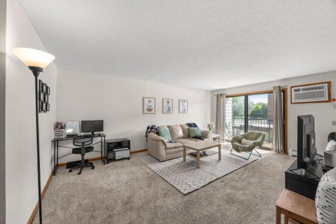 Condo For Sale - 4 Pine Tree Drive<br/> Saint Paul, MN 55112