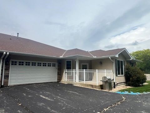 Homes For Sale - 2201 7th Street<br/> Austin, MN 55912