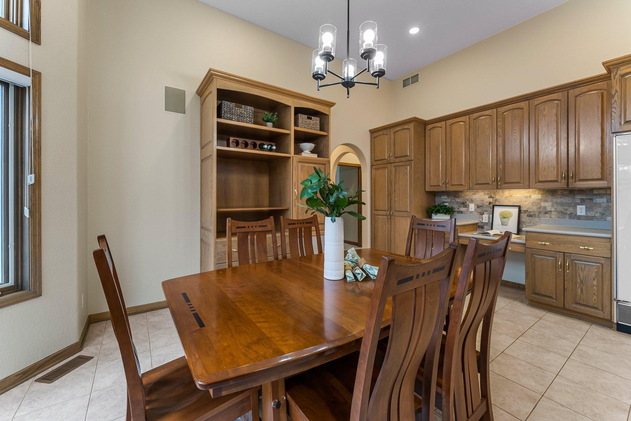 10610 Poppitz Lane, Chaska, Minnesota image 24