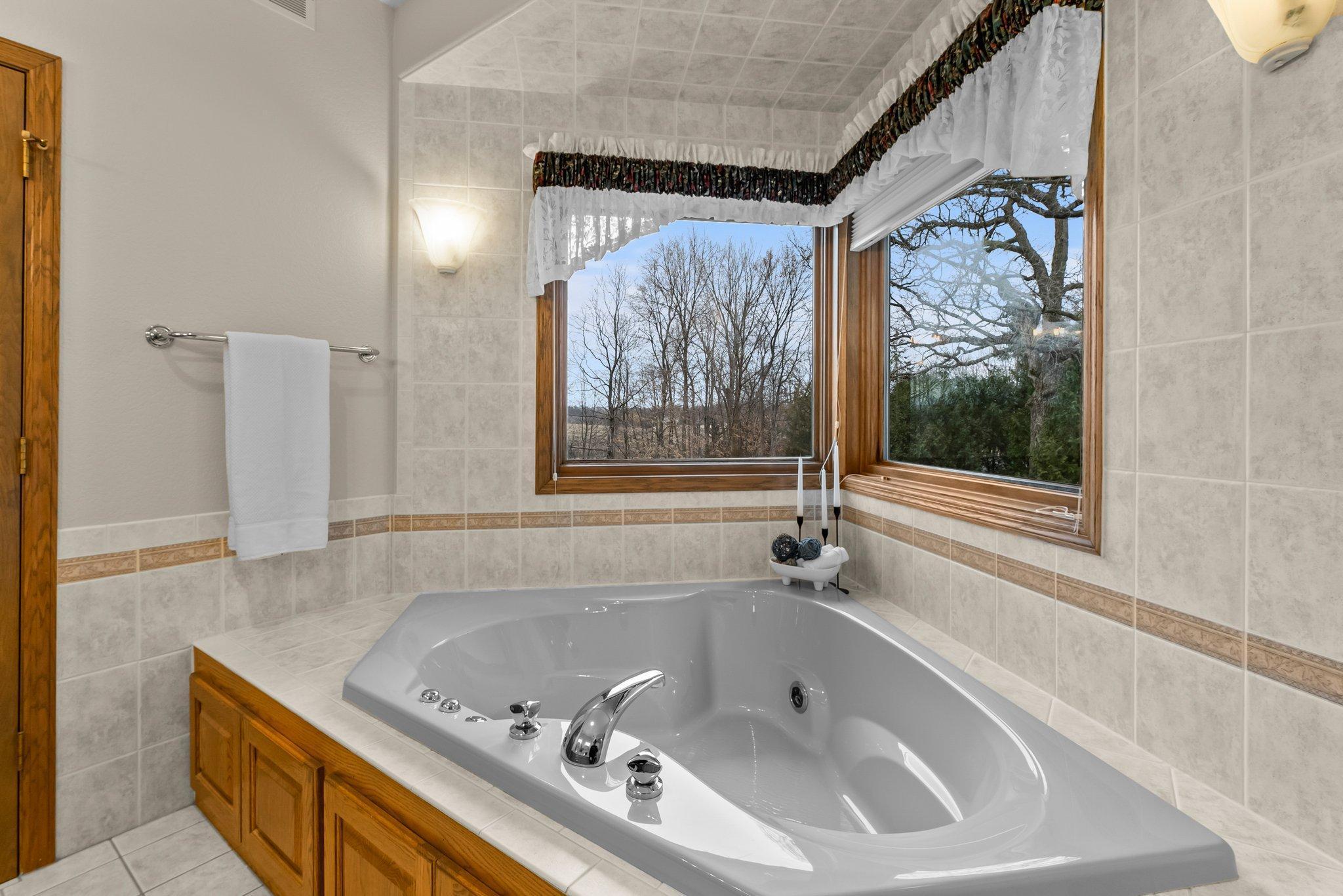 10610 Poppitz Lane, Chaska, Minnesota image 36