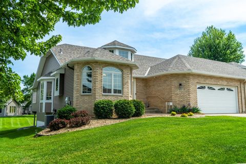Townhouse For Sale - 3022 Highpointe Curve<br/> Saint Paul, MN 55113