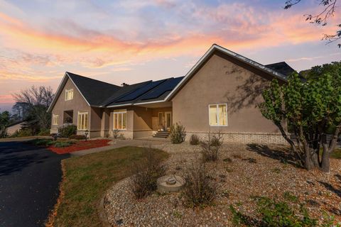 Homes For Sale - 2345 S Oak Drive<br/> Goodhue County, Red Wing, MN 55066