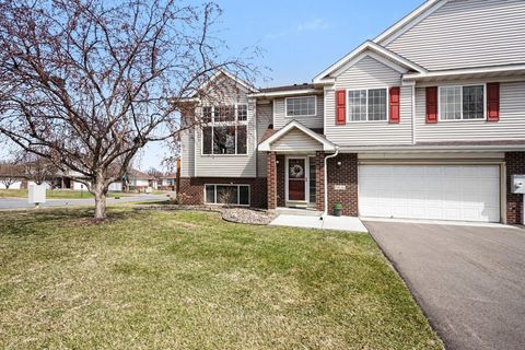 Townhouse For Sale - 15636 Chasewood Court<br/> Dakota County, Rosemount, MN 55068