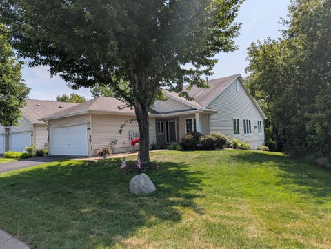 Townhouse For Sale - 10504 181st Lane<br/> Elk River, MN 55330