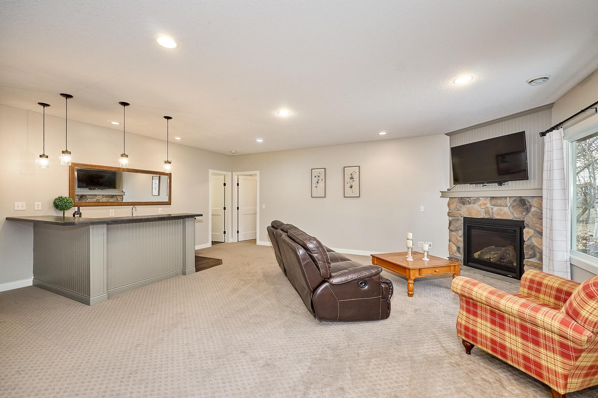 1187 Gabriel Court, Chaska, Minnesota image 45