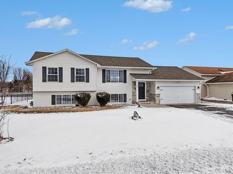 Homes For Sale - 740 Heritage Lane<br/> Belle Plaine, MN 56011