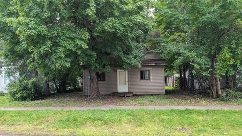 Homes For Sale - 23585 Cross Drive<br/> Deerwood, MN 56444