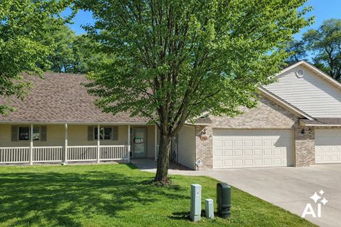 Townhouse For Sale - 7969 Center Street<br/> Sherburne County, Clear Lake, MN 55319