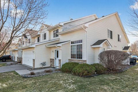Townhouse For Sale - 20647 Brennan Path<br/> Dakota County, Farmington, MN 55024