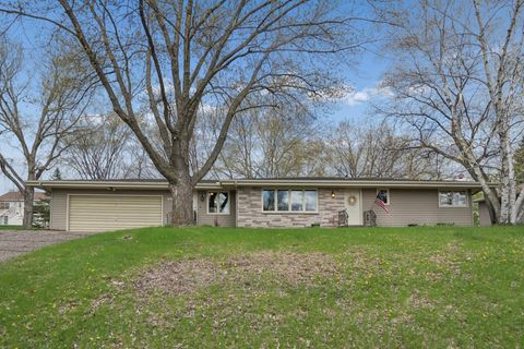Homes For Sale - 815 Myrtle Street<br/> Buffalo, MN 55313