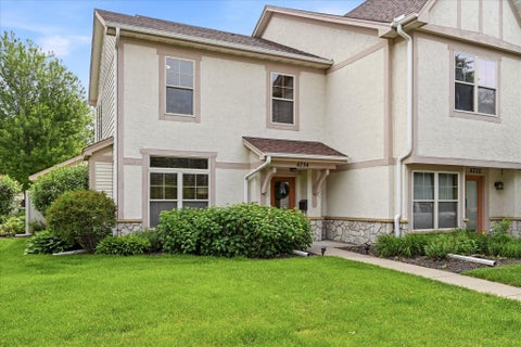 Townhouse For Sale - 4734 Humboldt Avenue<br/> Minneapolis, MN 55430