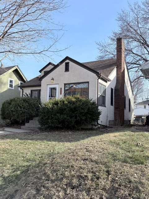 Homes For Sale - 1532 Canfield Avenue<br/> Saint Paul, MN 55108