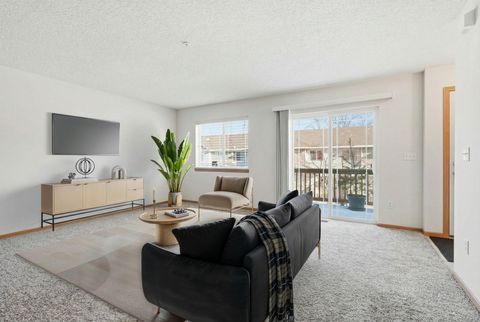 Townhouse For Sale - 14974 Chestnut Lane<br/> Scott County, Savage, MN 55378