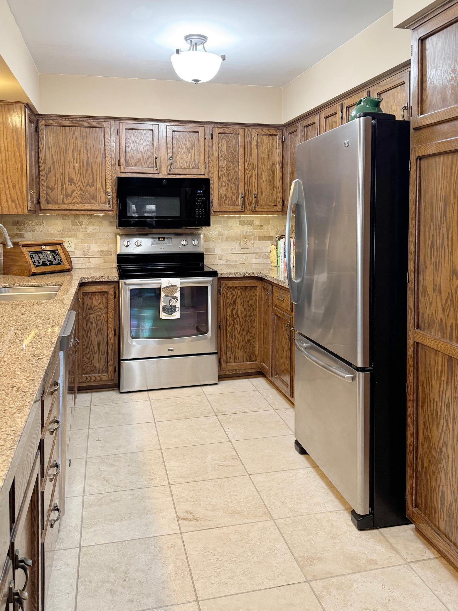 7864 Demontreville Trail, Lake Elmo, Minnesota image 12