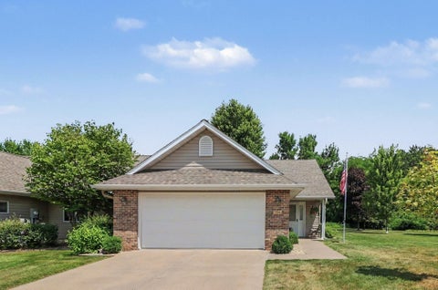 Townhouse For Sale - 594 Cherrywood Court<br/> Goodhue County, Red Wing, MN 55066