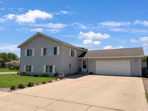 Homes For Sale - 501 Darlene Drive<br/> Marshall, MN 56258