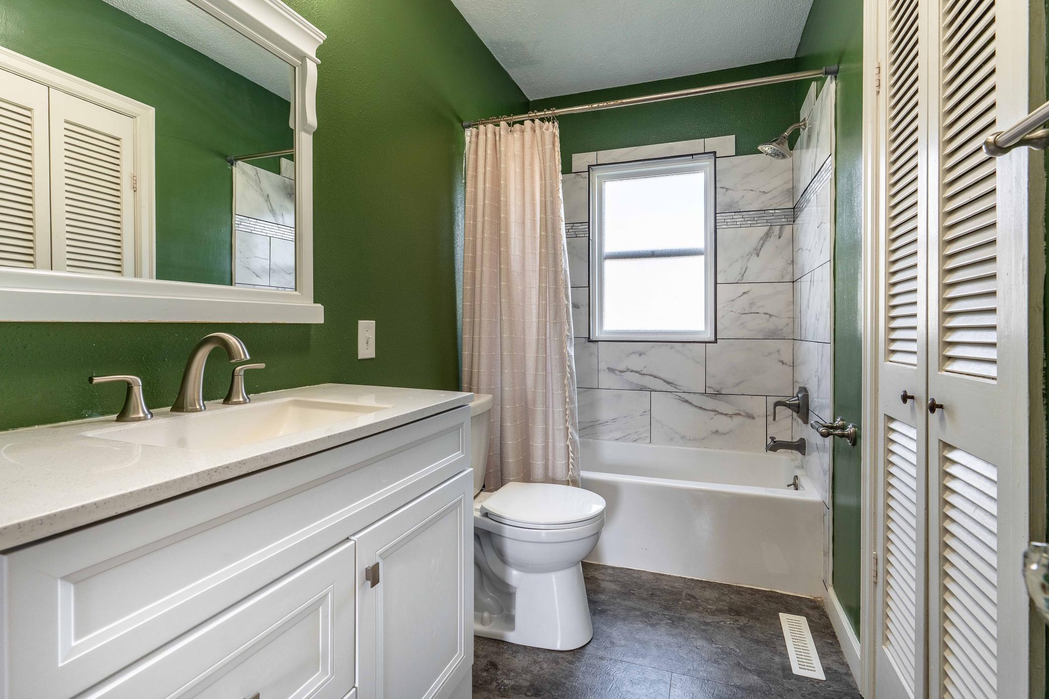 426 W Douglas Avenue, Fergus Falls, Minnesota image 23