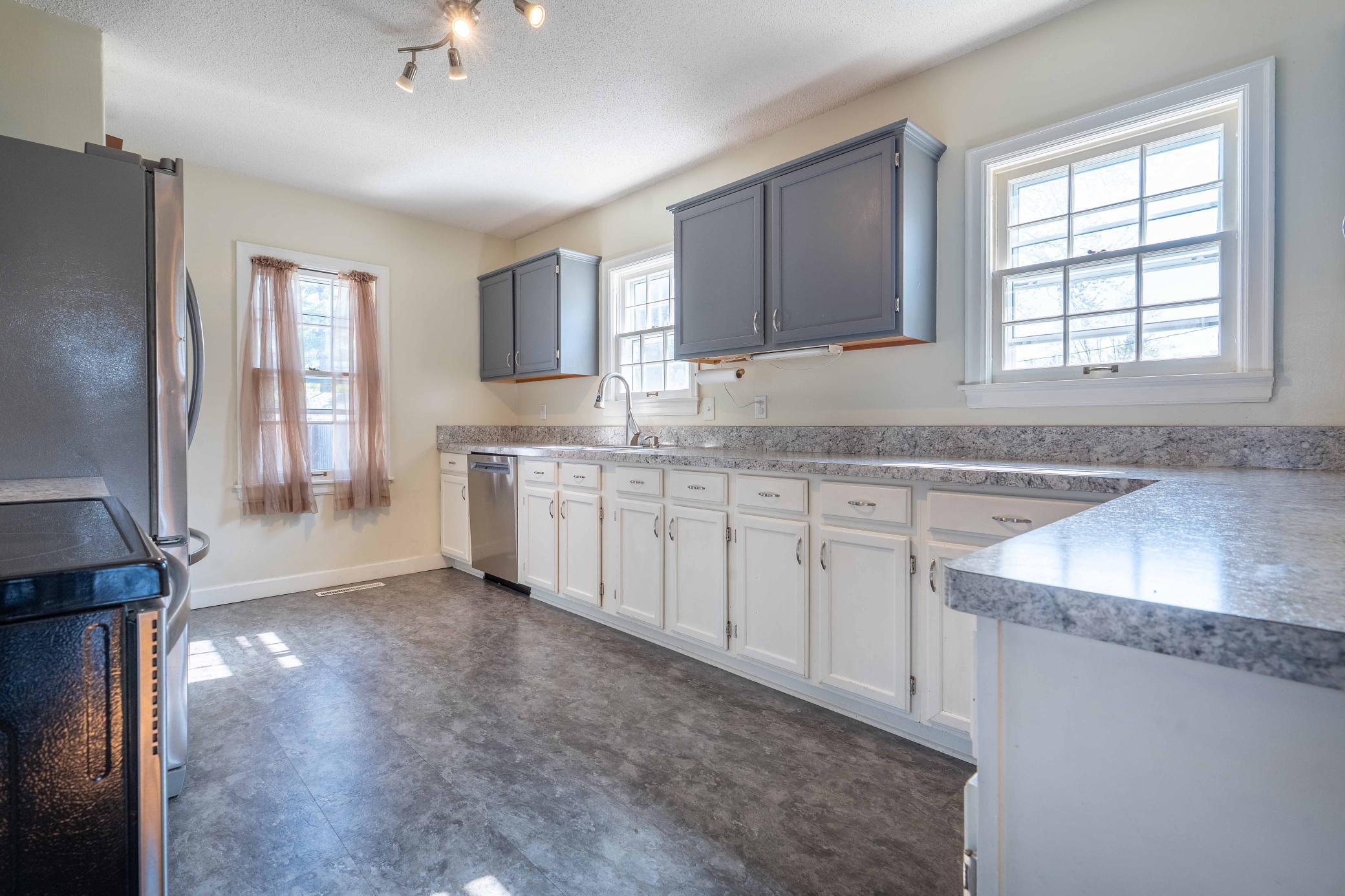 426 W Douglas Avenue, Fergus Falls, Minnesota image 20
