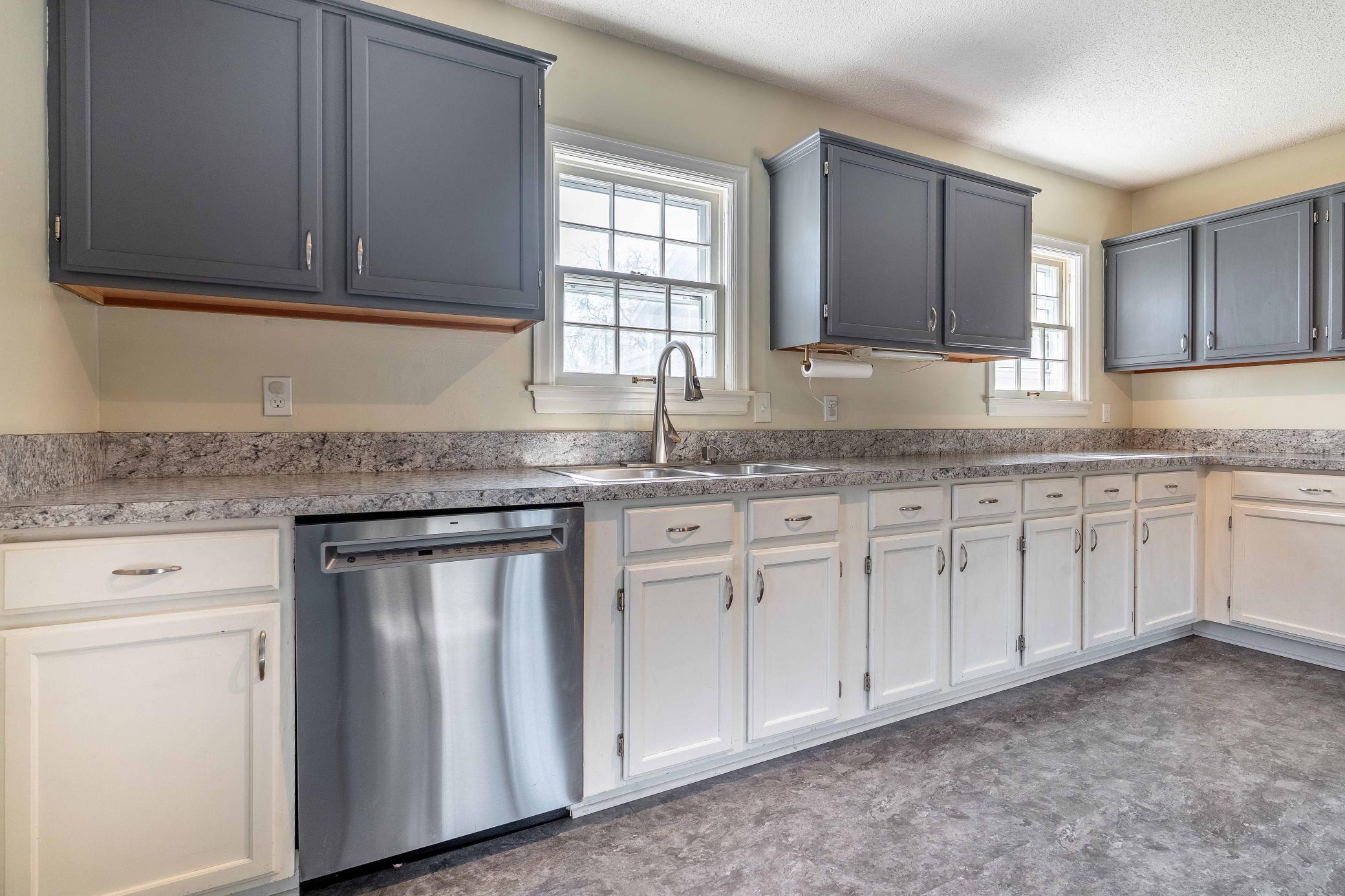 426 W Douglas Avenue, Fergus Falls, Minnesota image 22