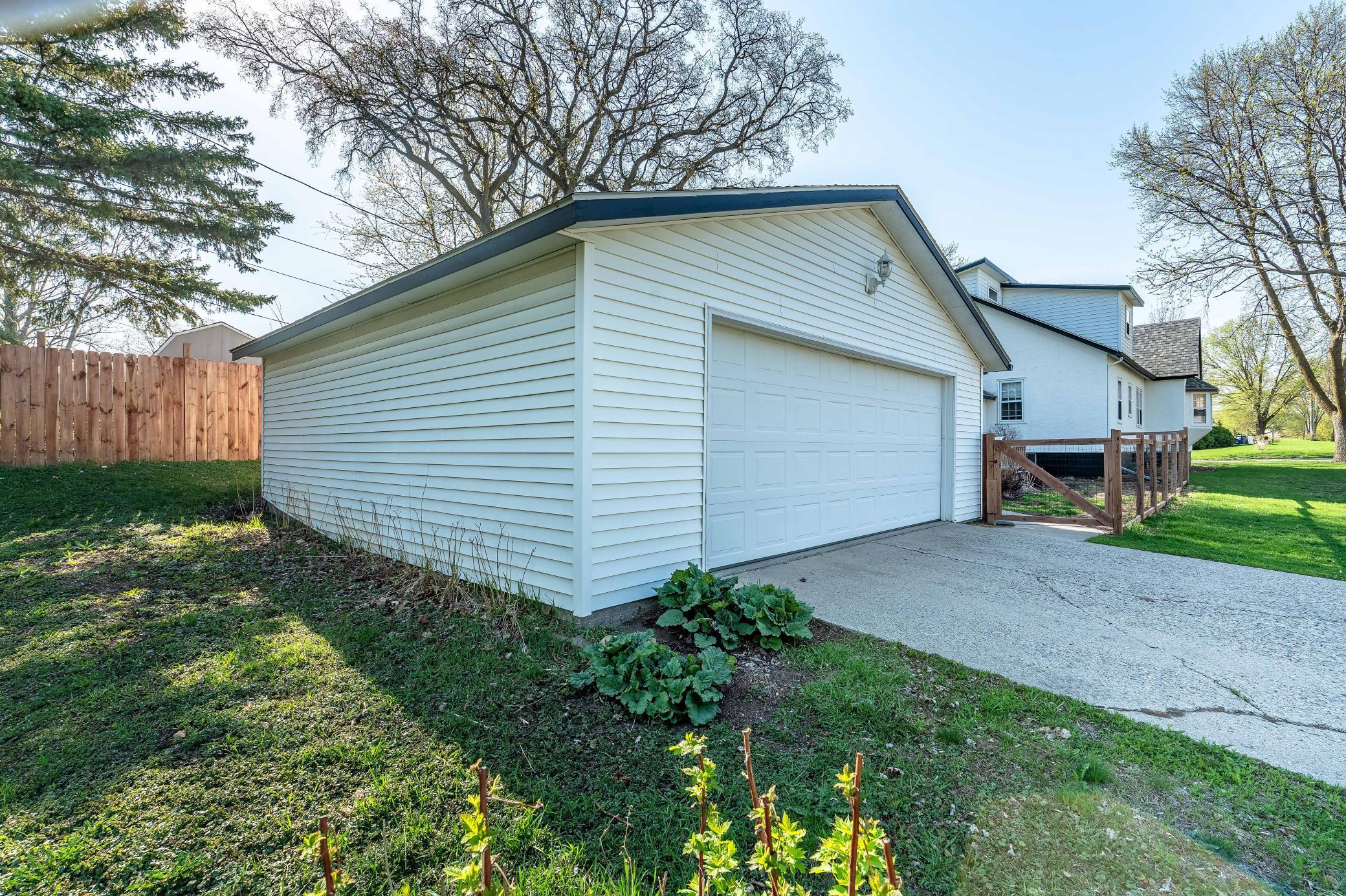 426 W Douglas Avenue, Fergus Falls, Minnesota image 13