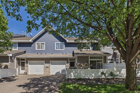 Townhouse For Sale - 8434 Kimball Drive<br/> Hennepin County, Eden Prairie, MN 55347