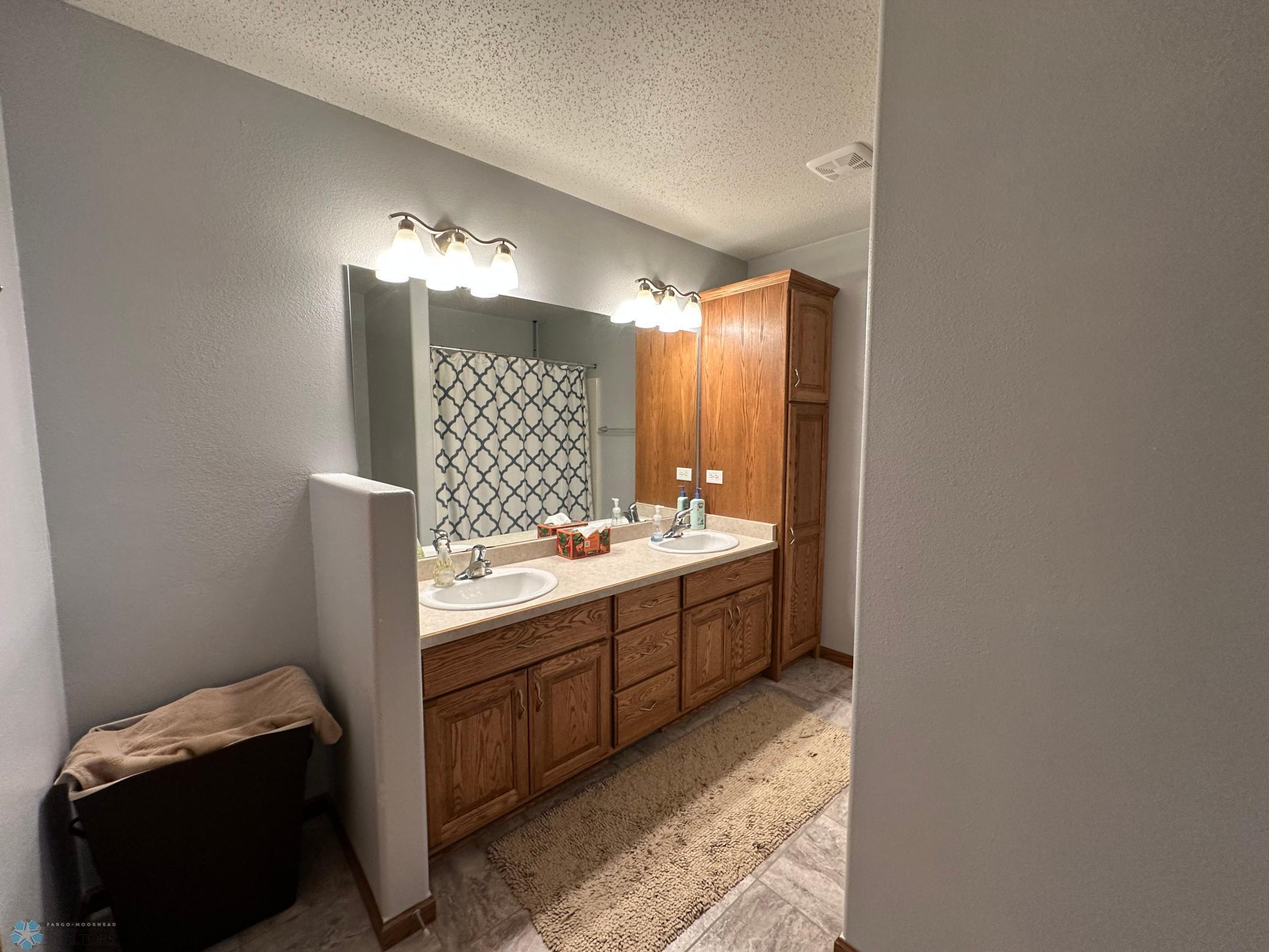 3713 N Sedona Court, West Fargo, North Dakota image 33