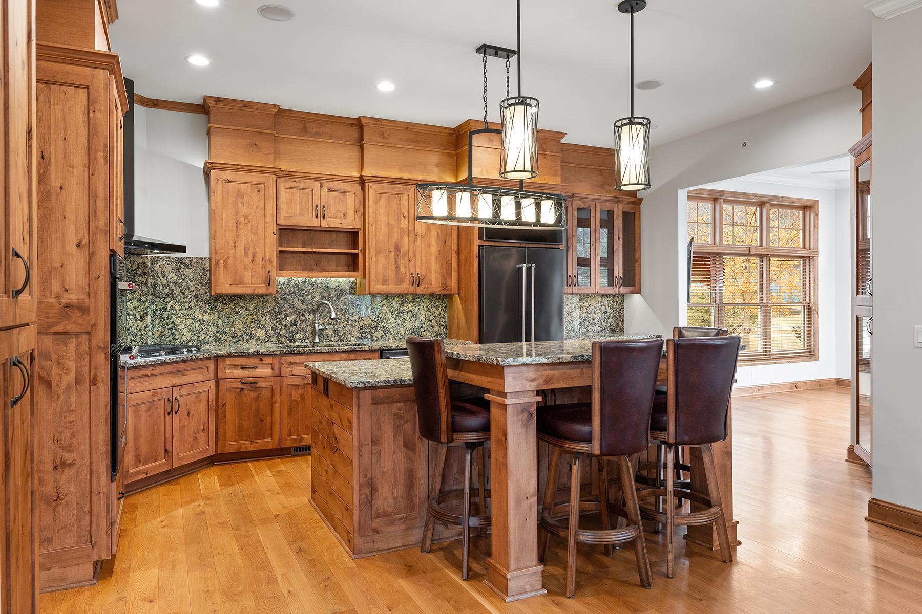 1328 Riverside Lane, Mendota Heights, Minnesota image 14