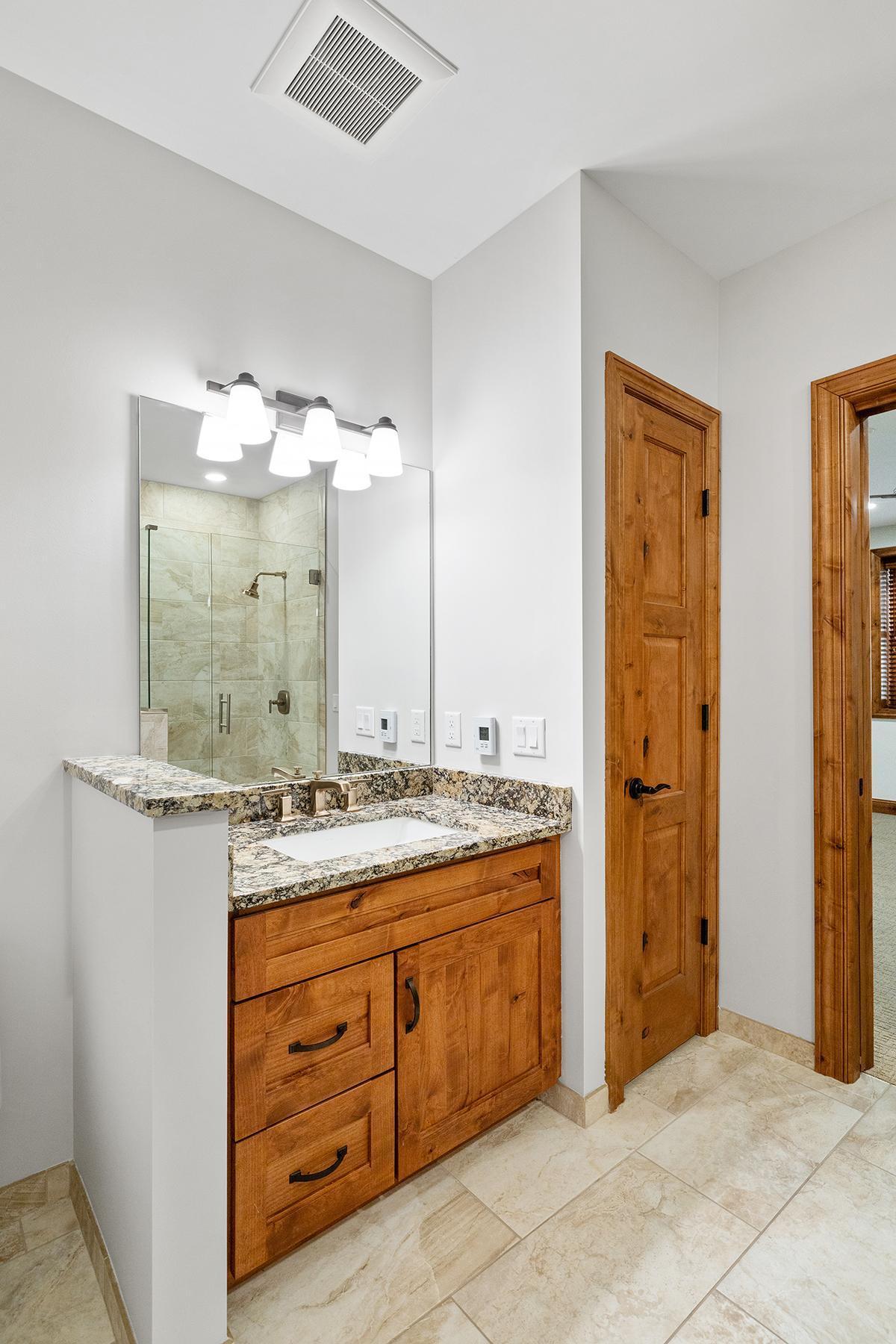 1328 Riverside Lane, Mendota Heights, Minnesota image 37