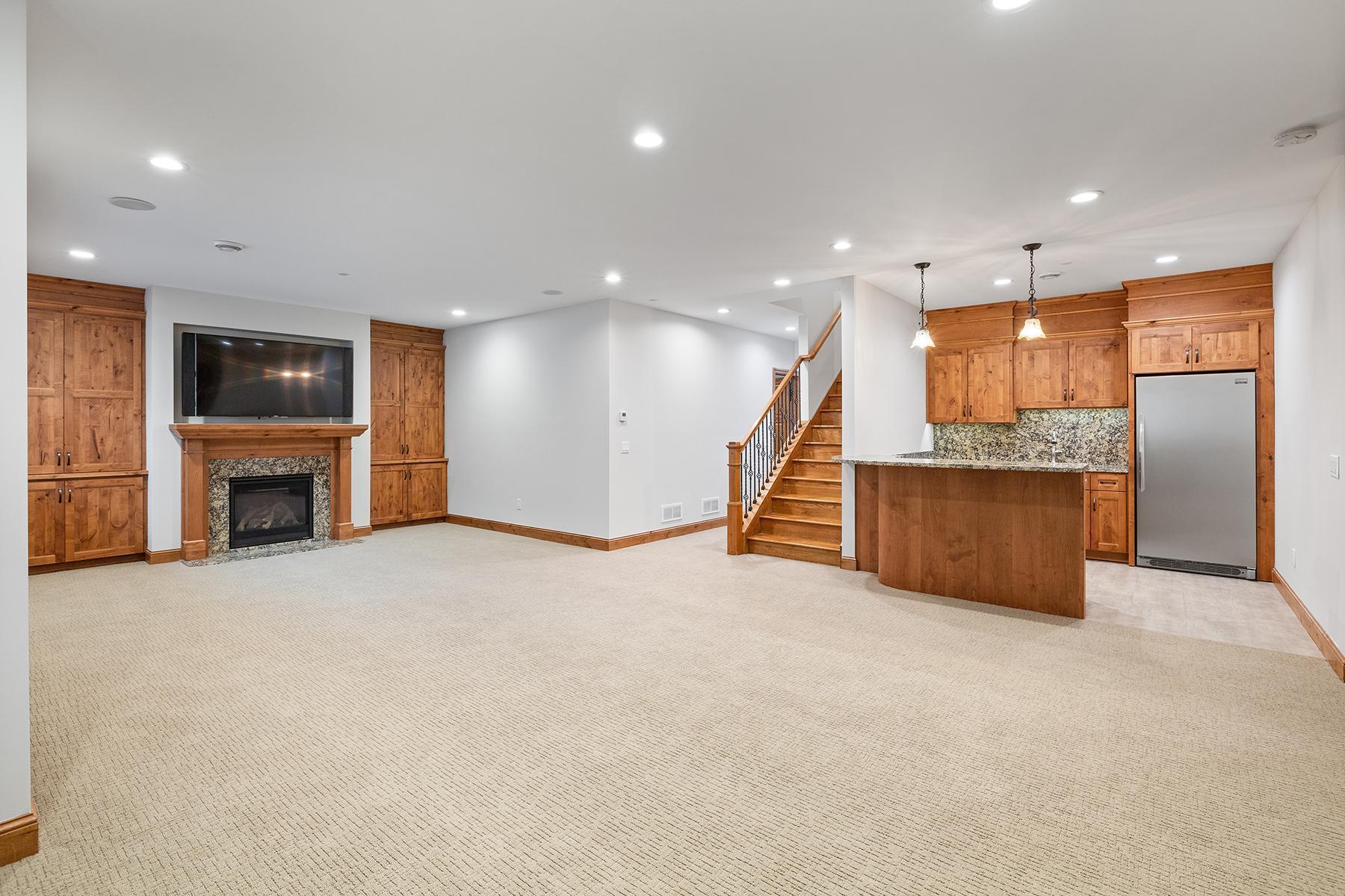 1328 Riverside Lane, Mendota Heights, Minnesota image 32