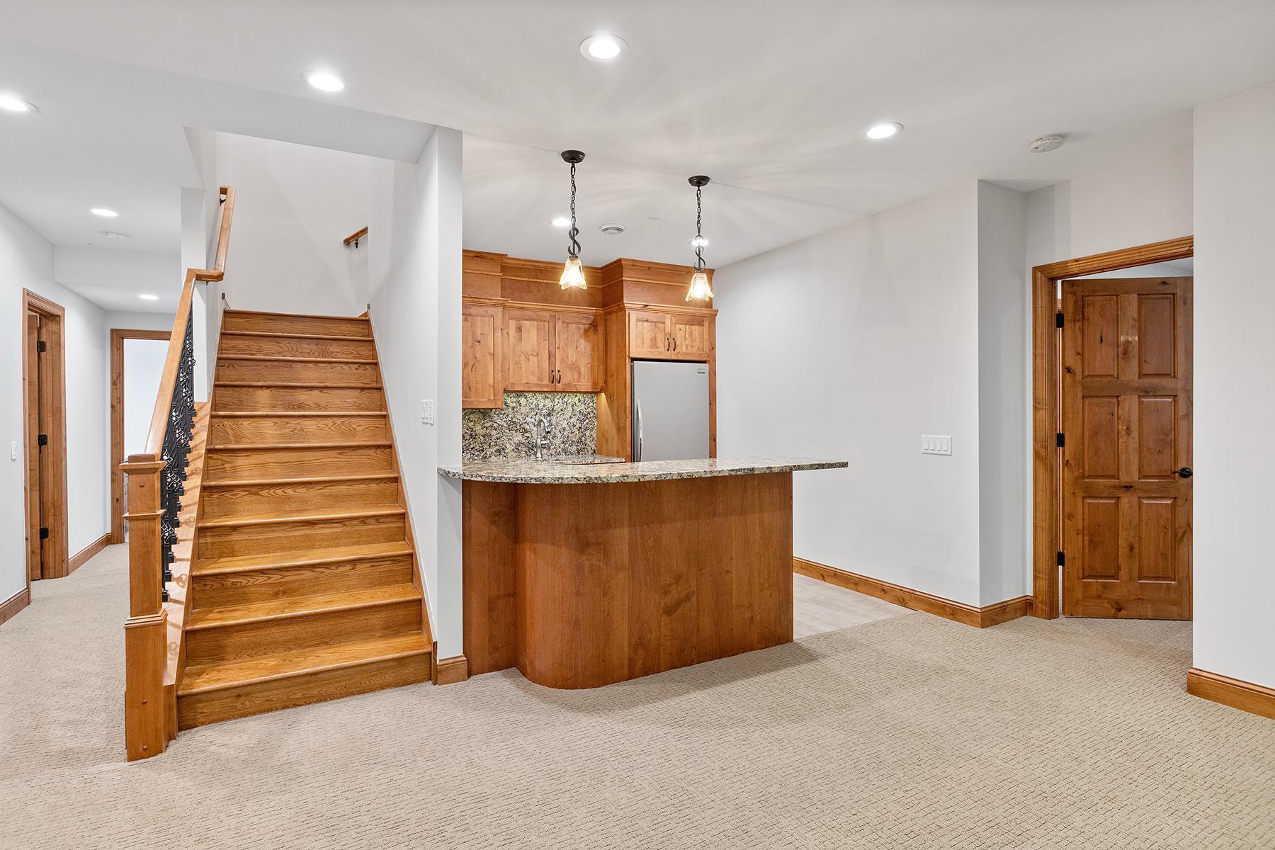 1328 Riverside Lane, Mendota Heights, Minnesota image 38