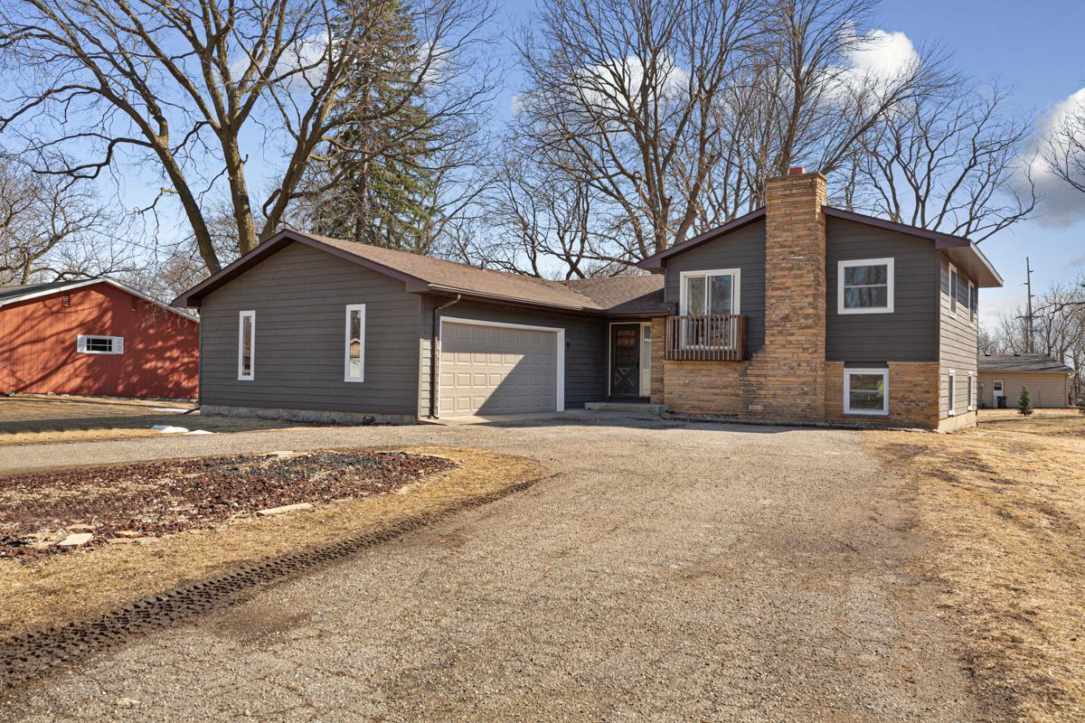 1121 Sunrise Drive, North Mankato, Minnesota image 2