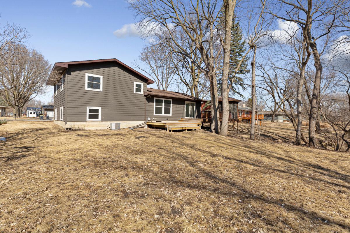 1121 Sunrise Drive, North Mankato, Minnesota image 6