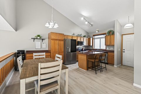 Townhouse For Sale - 635 35th Street<br/> Hastings, MN 55033