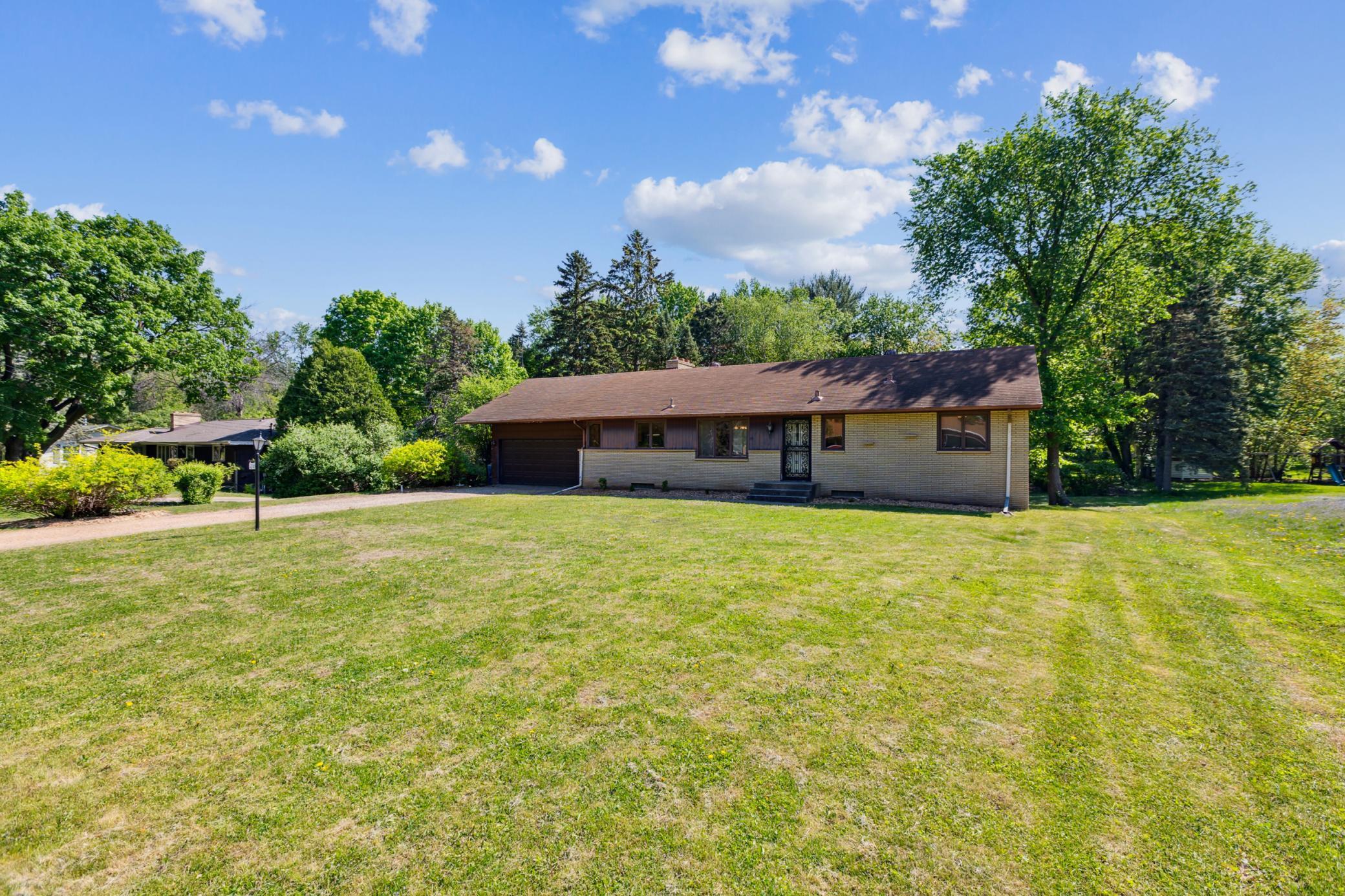 1210 Pineview Lane, Minneapolis, Minnesota image 1