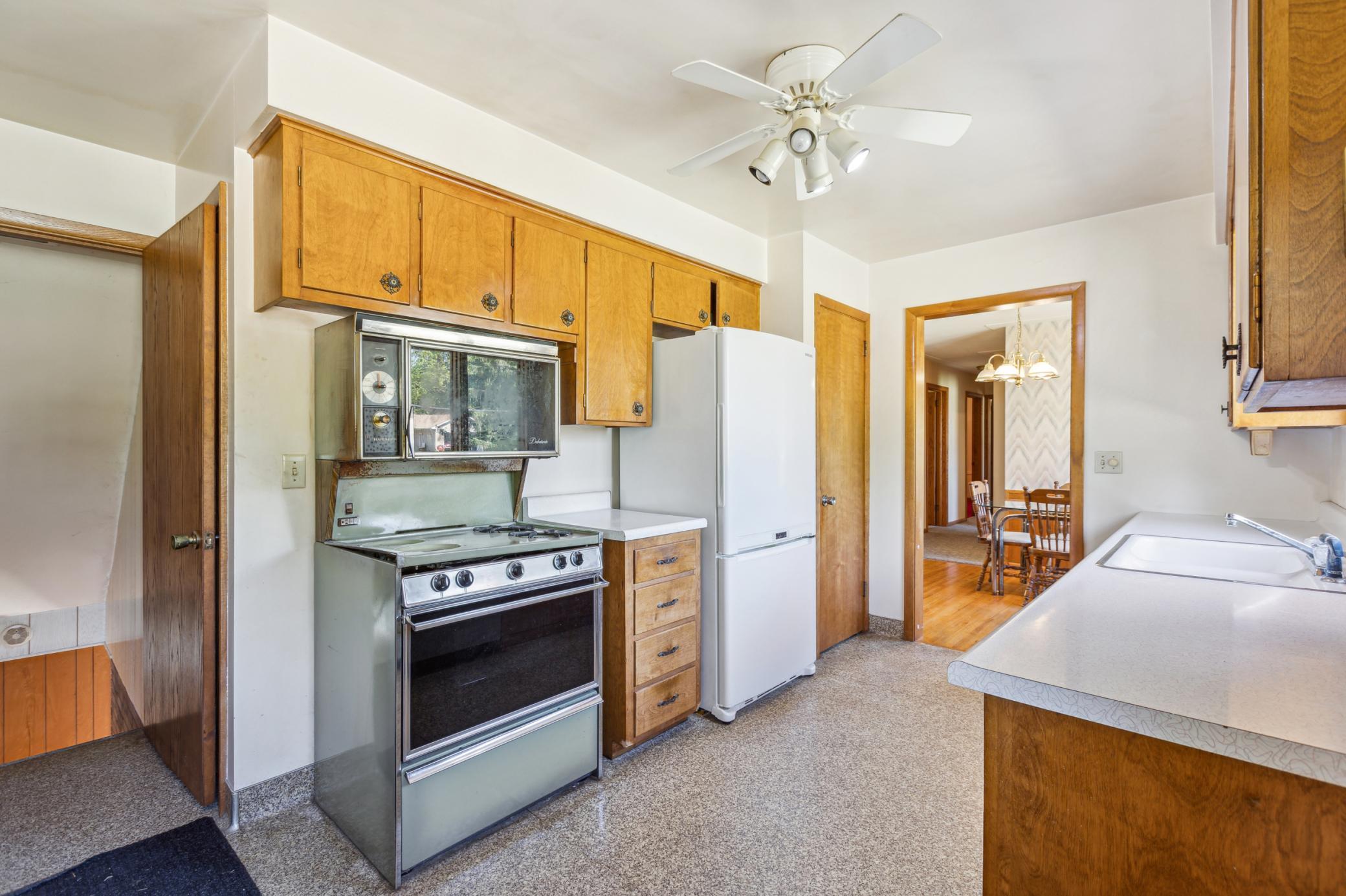 1210 Pineview Lane, Minneapolis, Minnesota image 11