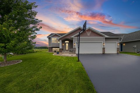 Homes For Sale - 6679 210th Street<br/> Dakota County, Farmington, MN 55024