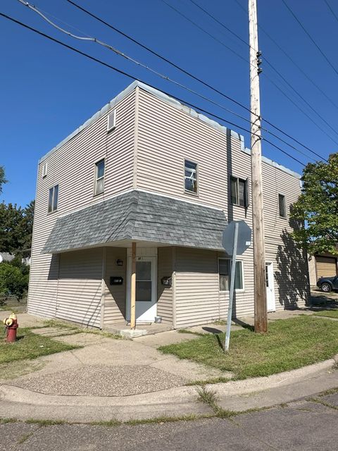 Multifamily For Sale - 1237 5th Street<br/> Ramsey County, Saint Paul, MN 55106