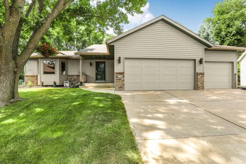 Homes For Sale - 1101 Summit Way<br/> Benton County, Sauk Rapids, MN 56379