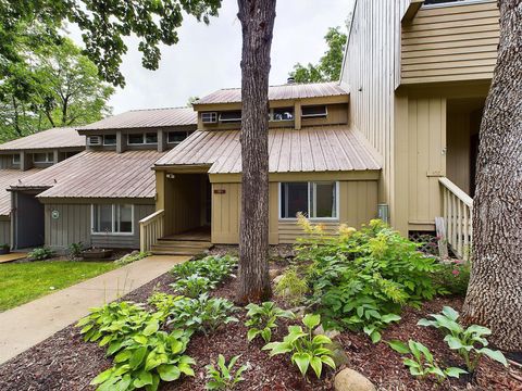 Townhouse For Sale - 104 Baycrest Road<br/> Pope County, Glenwood, MN 56334