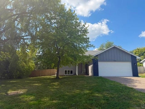 Homes For Rent - 7936 Grinnell Way<br/> Dakota County, Lakeville, MN 55044
