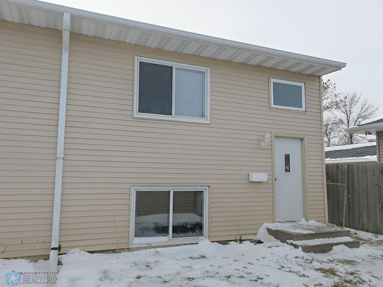 West Fargo, North Dakota 58078, United States, 2 Bedrooms Bedrooms, ,1 BathroomBathrooms,Residential,Pending,11931