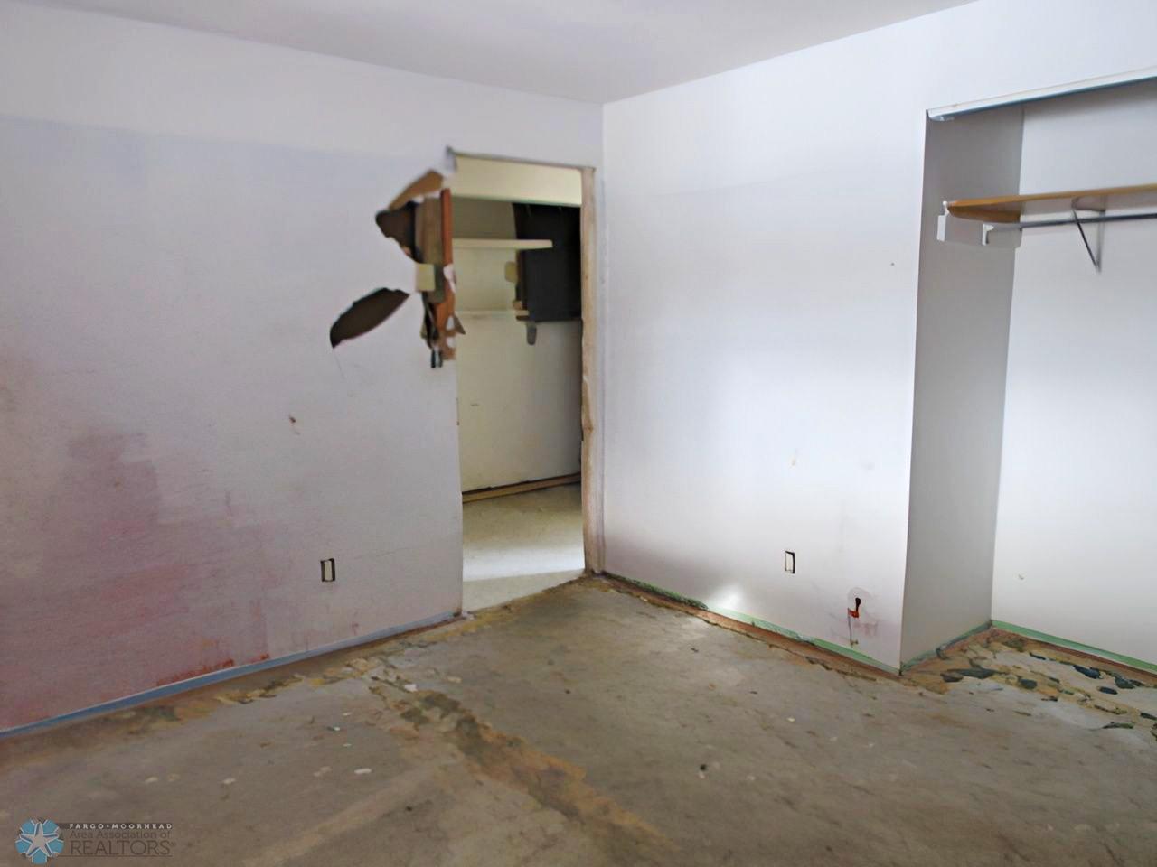 West Fargo, North Dakota 58078, United States, 2 Bedrooms Bedrooms, ,1 BathroomBathrooms,Residential,Pending,11931