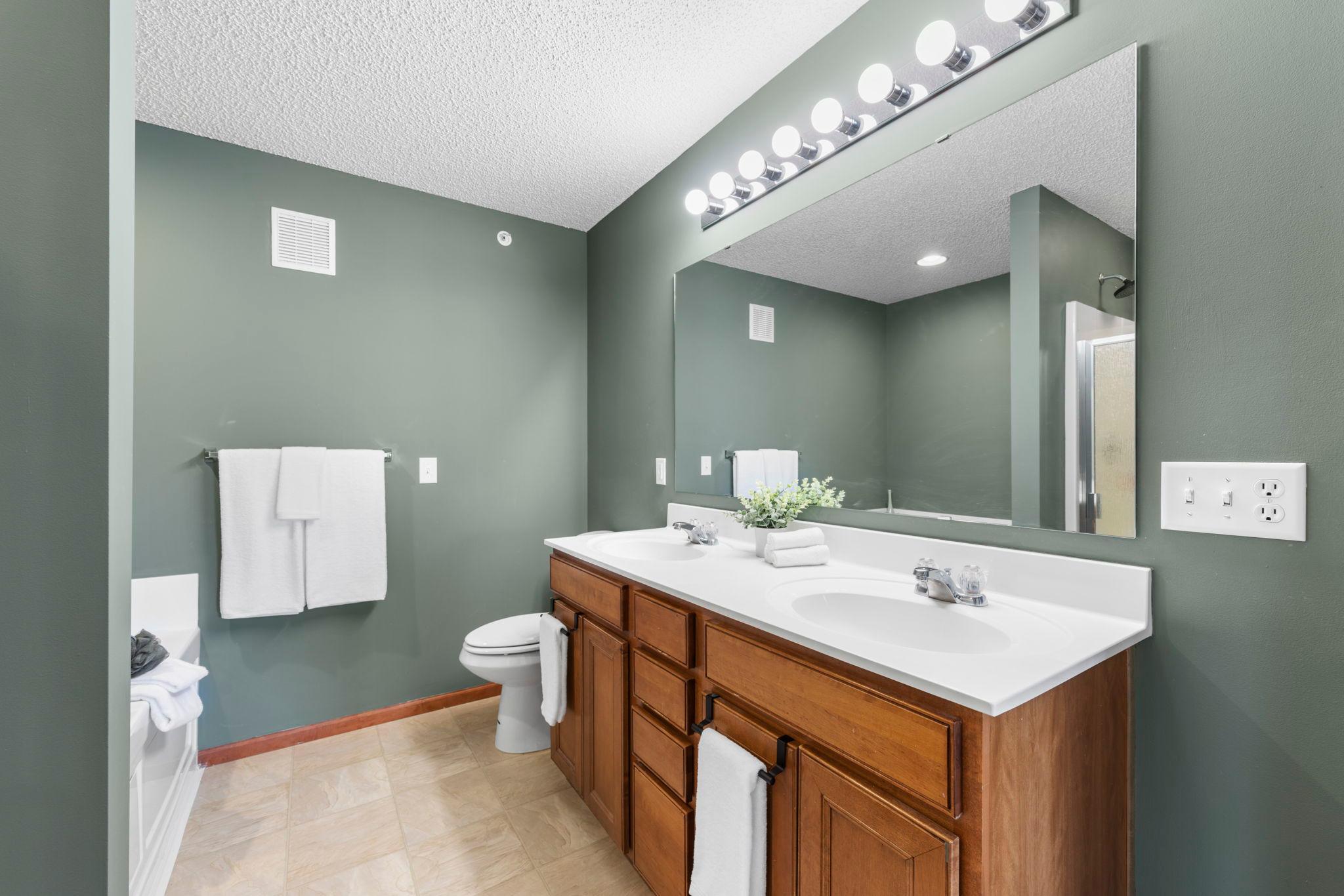 554 Lomianki Lane, Minneapolis, Minnesota image 31