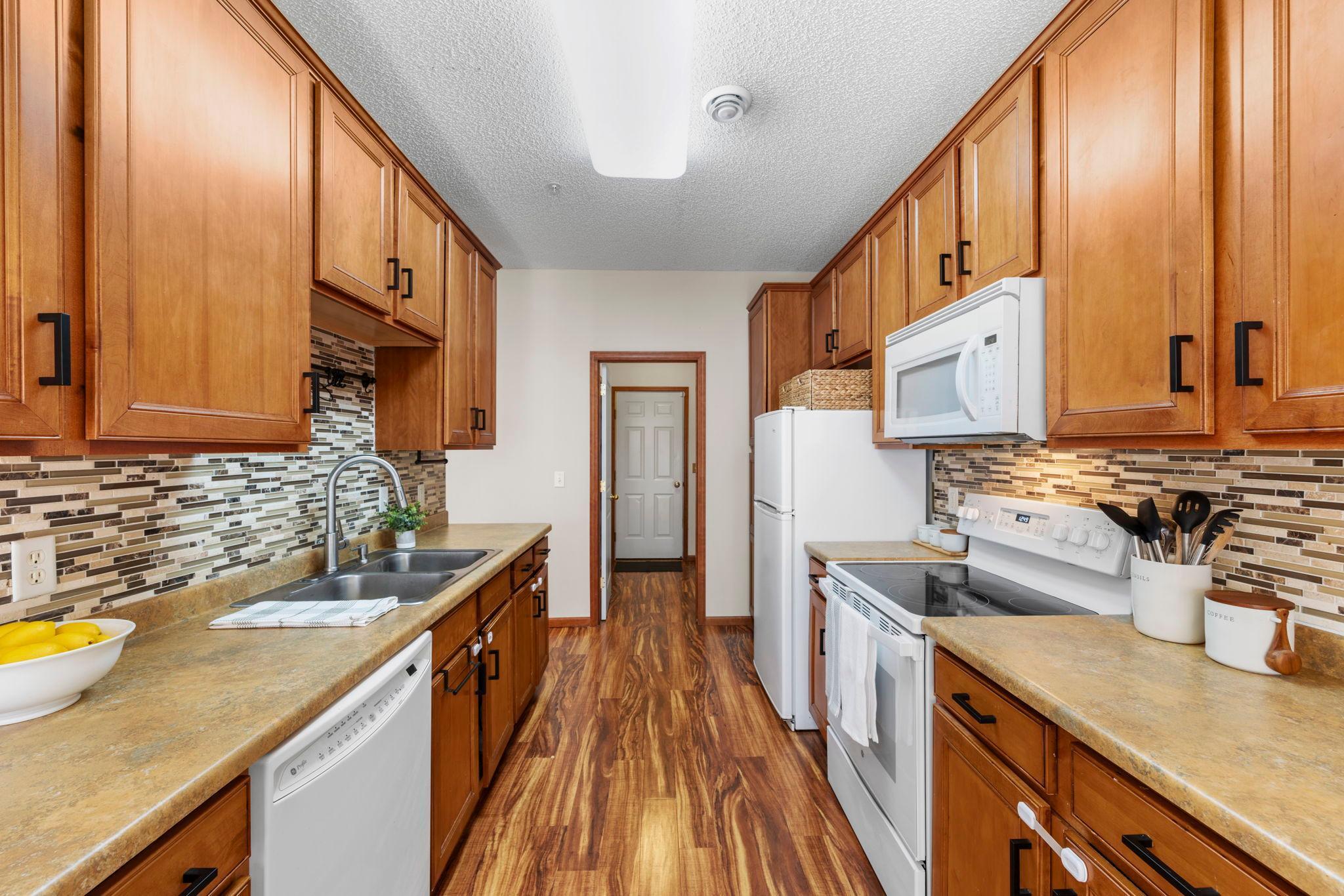 554 Lomianki Lane, Minneapolis, Minnesota image 14